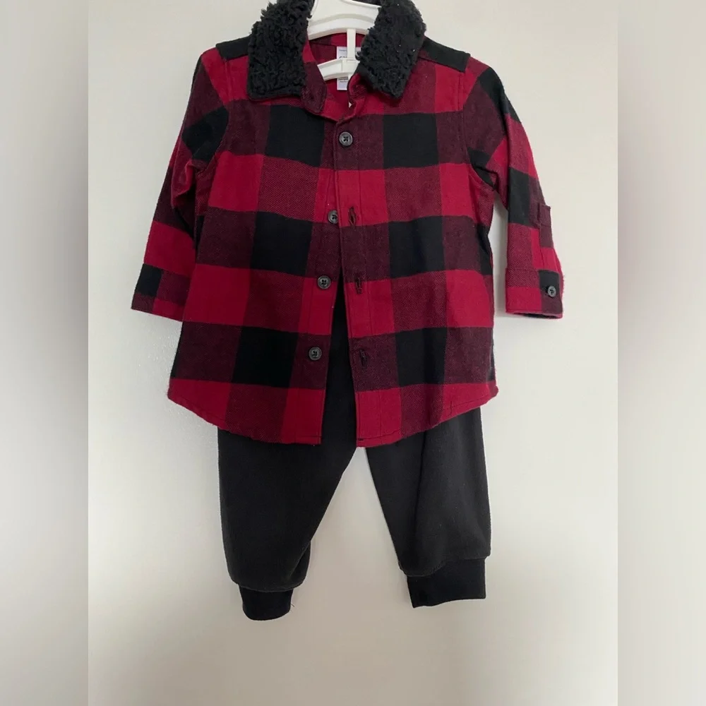 Cozy Carter’s 6M Plaid Flannel Shacket & Pants Set